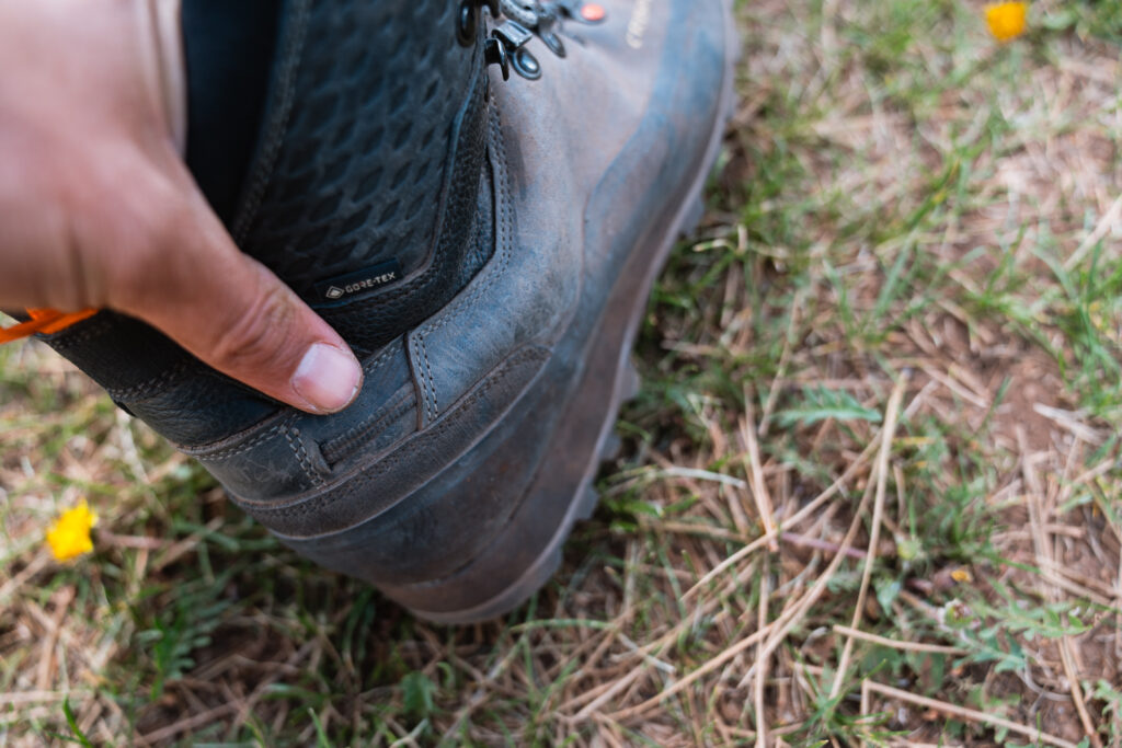 the strapless gaiter attachment on the crispi lapponia pro hunting boots